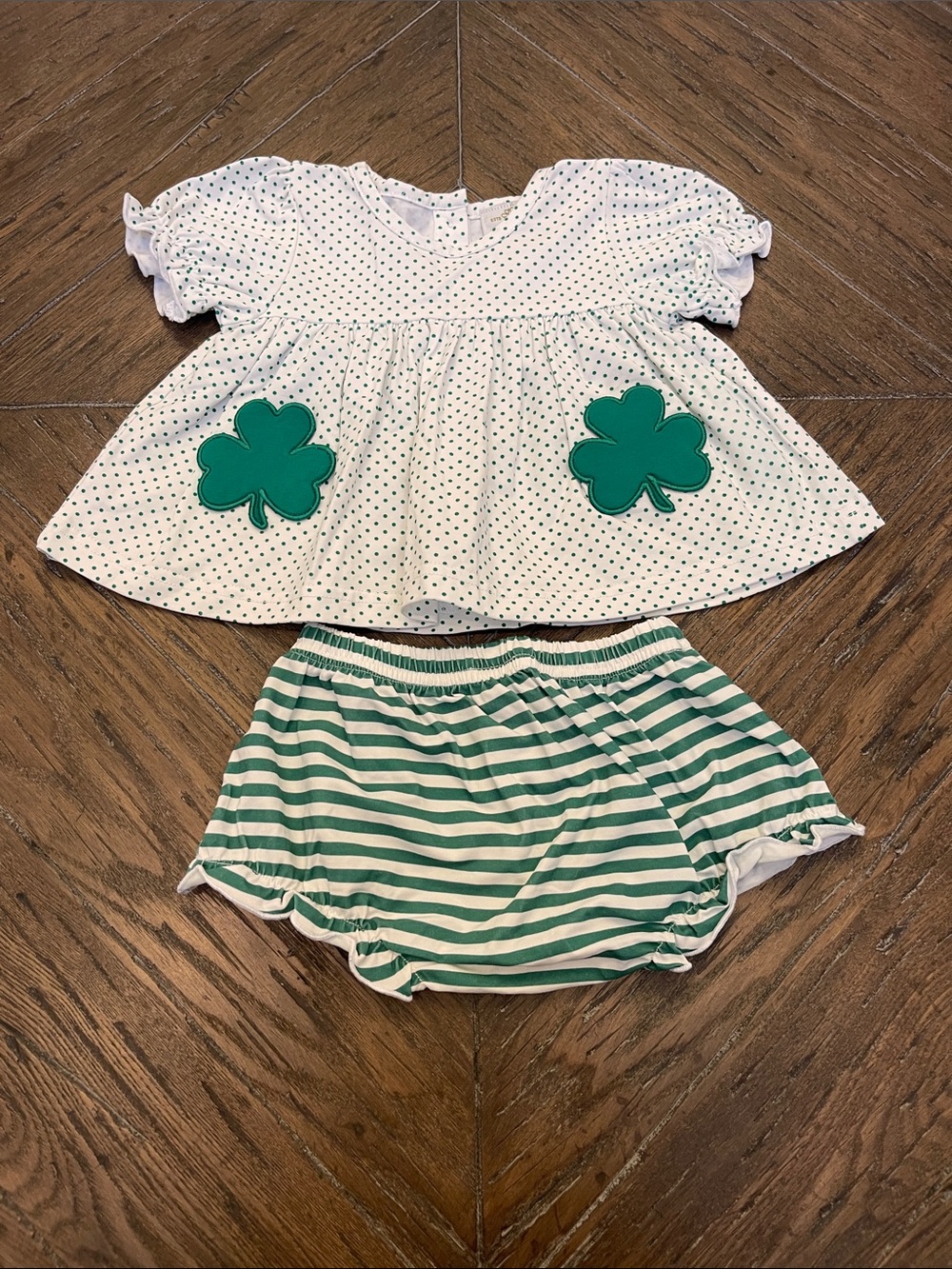 Sew Magnolia Green Shamrock Bloomer Set- White & Green